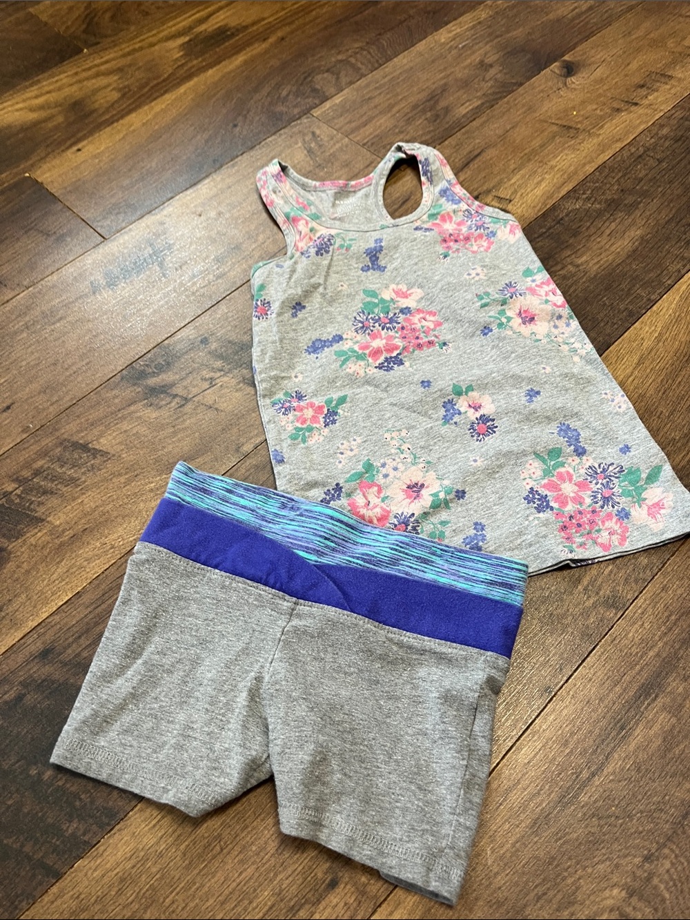Old Navy Gray Leggings shorts with Purple and Teal razor top size girls 6-7